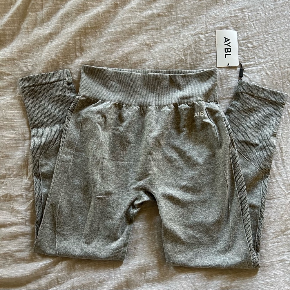 AYBL 🩶 Gray High-Waisted Leggings - Picture 2 of 5